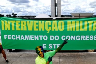 Intervencionistas e bolsonaristas