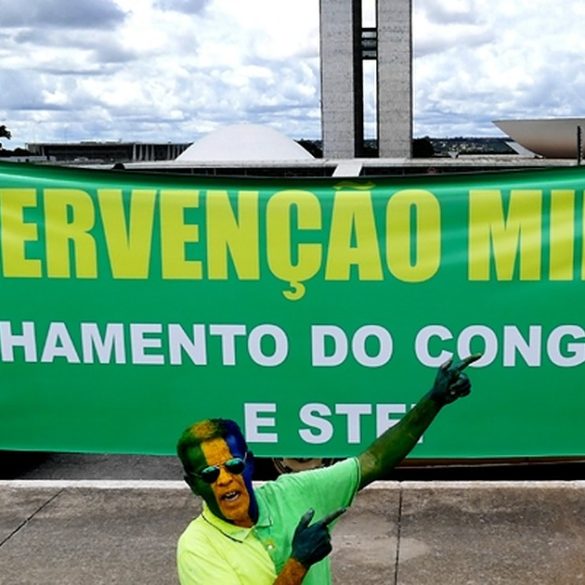 Intervencionistas e bolsonaristas