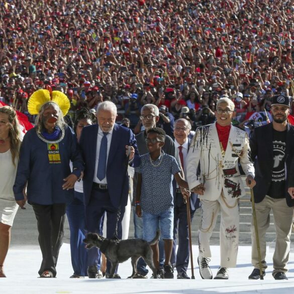cerimonia_de_posse_luiz_inacio_lula_da_silva_tnrgo_abr_0101233241_0 O país está apaixonado por Lula, mas não há amor eterno na política