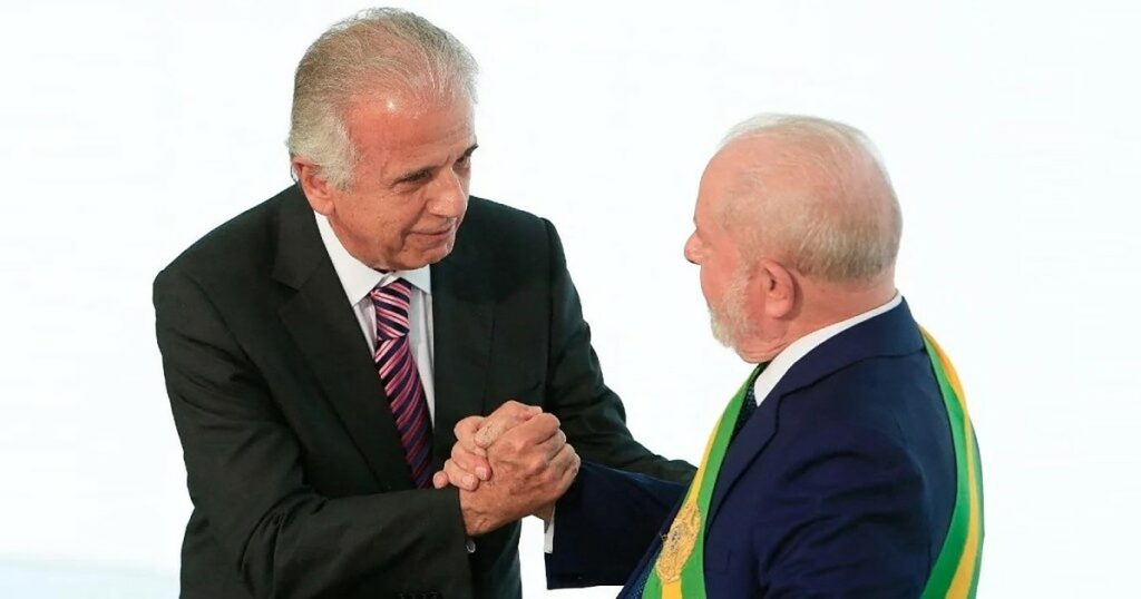 A jogada de Lula e Jose Mucio na crise militar