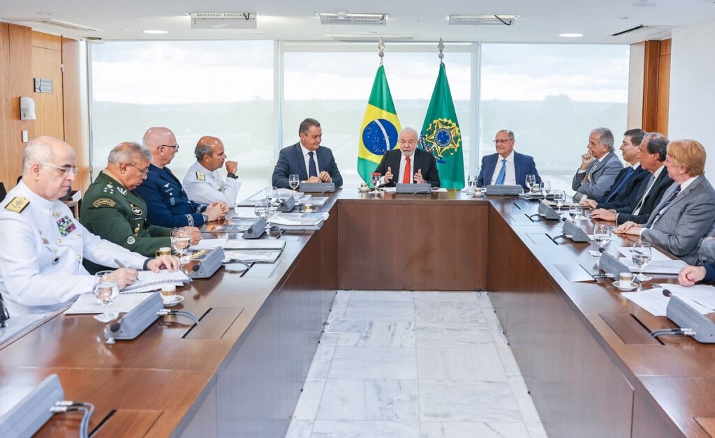 lula_forcas_armadas_foto_ricardo_stuckert_A hora do governo assumir o comando efetivo das Forças Armadas é agora