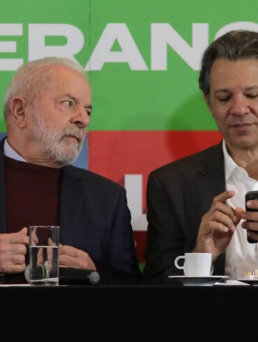 lula-fernando-haddad Lula e a tática do 'deixa que eu chuto' sobre o salário mínimo jones manoel