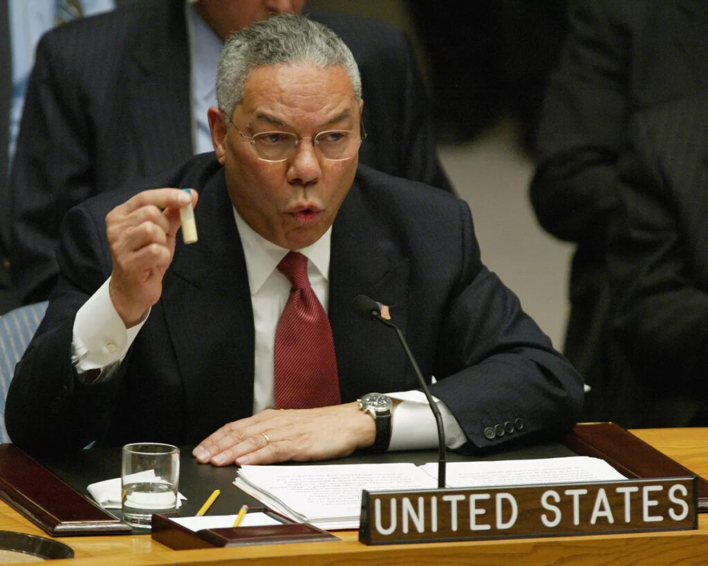 20 anos da mentira de Colin Powell para invadir o Iraque george w bush dick cheney