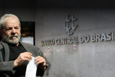 Padilha afirma que governo não pretende mudar autonomia do Banco Central lula