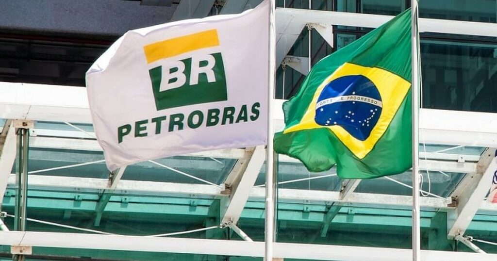 A gestao dos precos do petroleo e a necessidade da Petrobras atuar novamente na distribuicao de gasolina no Brasil