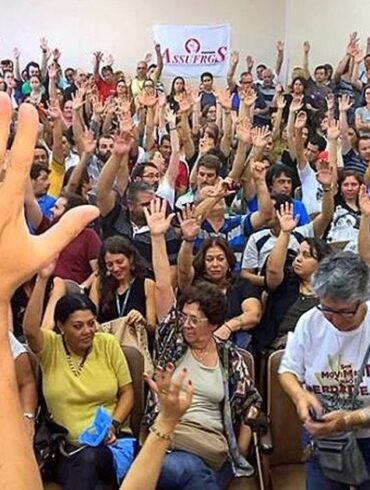 Greve nas universidades radicalizar ou negociar