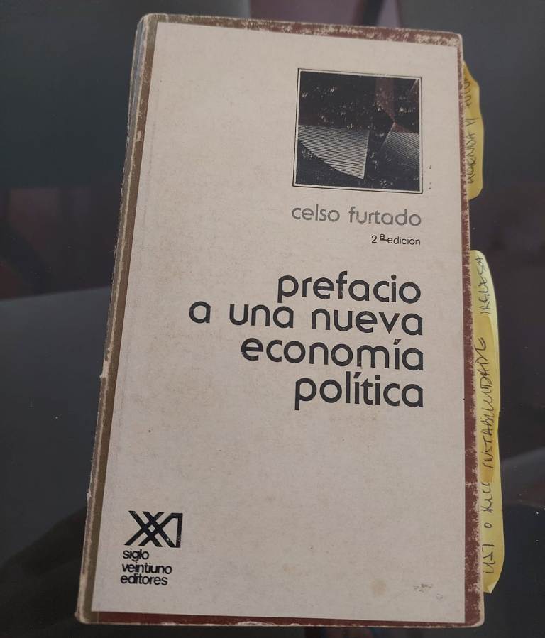 Celso Furtado no beco