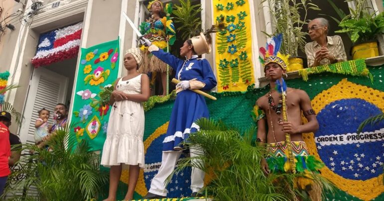 Uma Baianidade Civica e Mestica Os Caboclos e os festejos do 2 de Julho